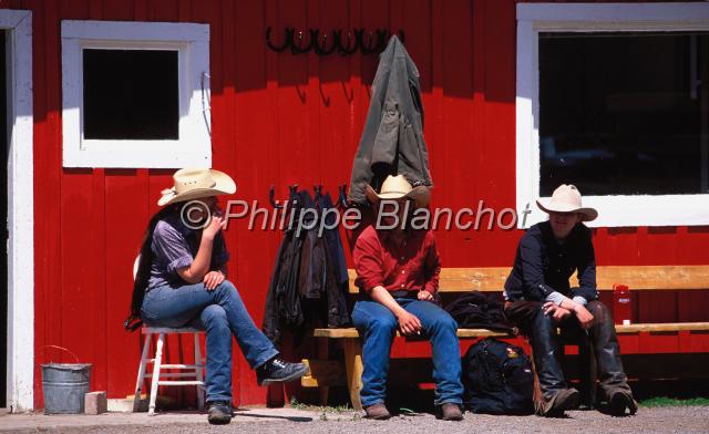 canada alberta 12.JPG - Jeunes cavalièresCentre équestreHorseback riding expeditionParc national des RocheusesBanffAlbertaCanada